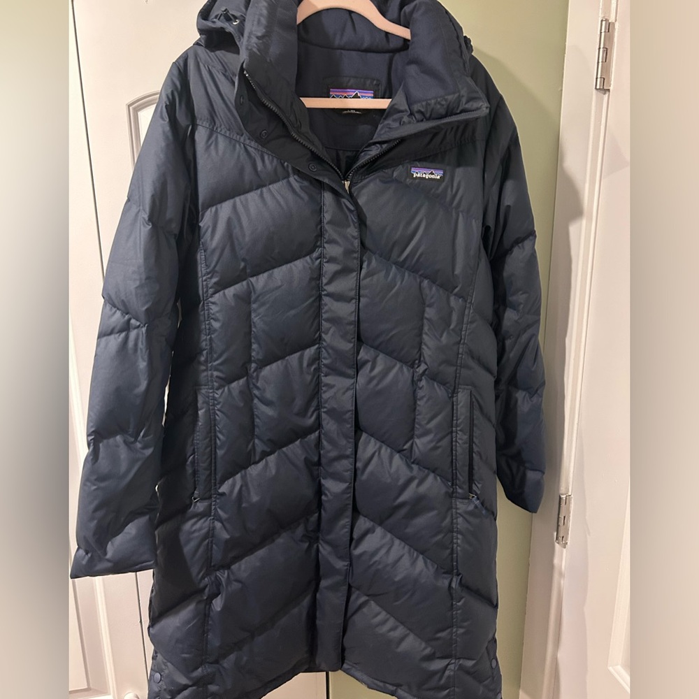 Patagonia Down With it Parka, size Large in a blue color